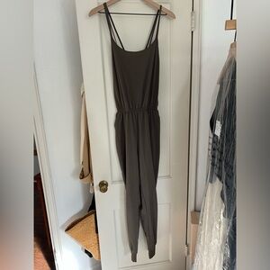 OFFLINE by Aerie - Size Small - Dark Green